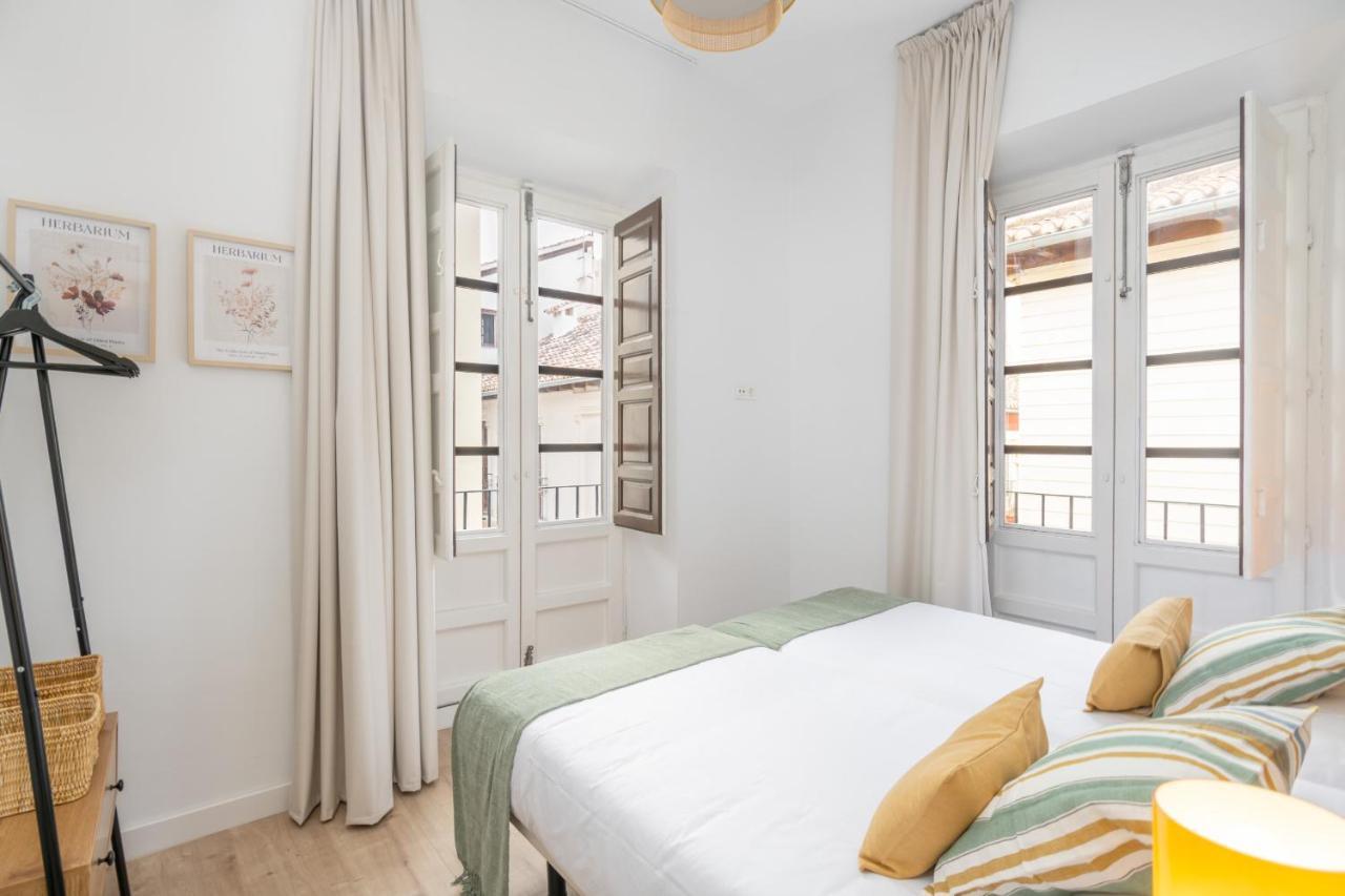 Apartamentos Luna Suites Palacio Dorita Γρανάδα Εξωτερικό φωτογραφία