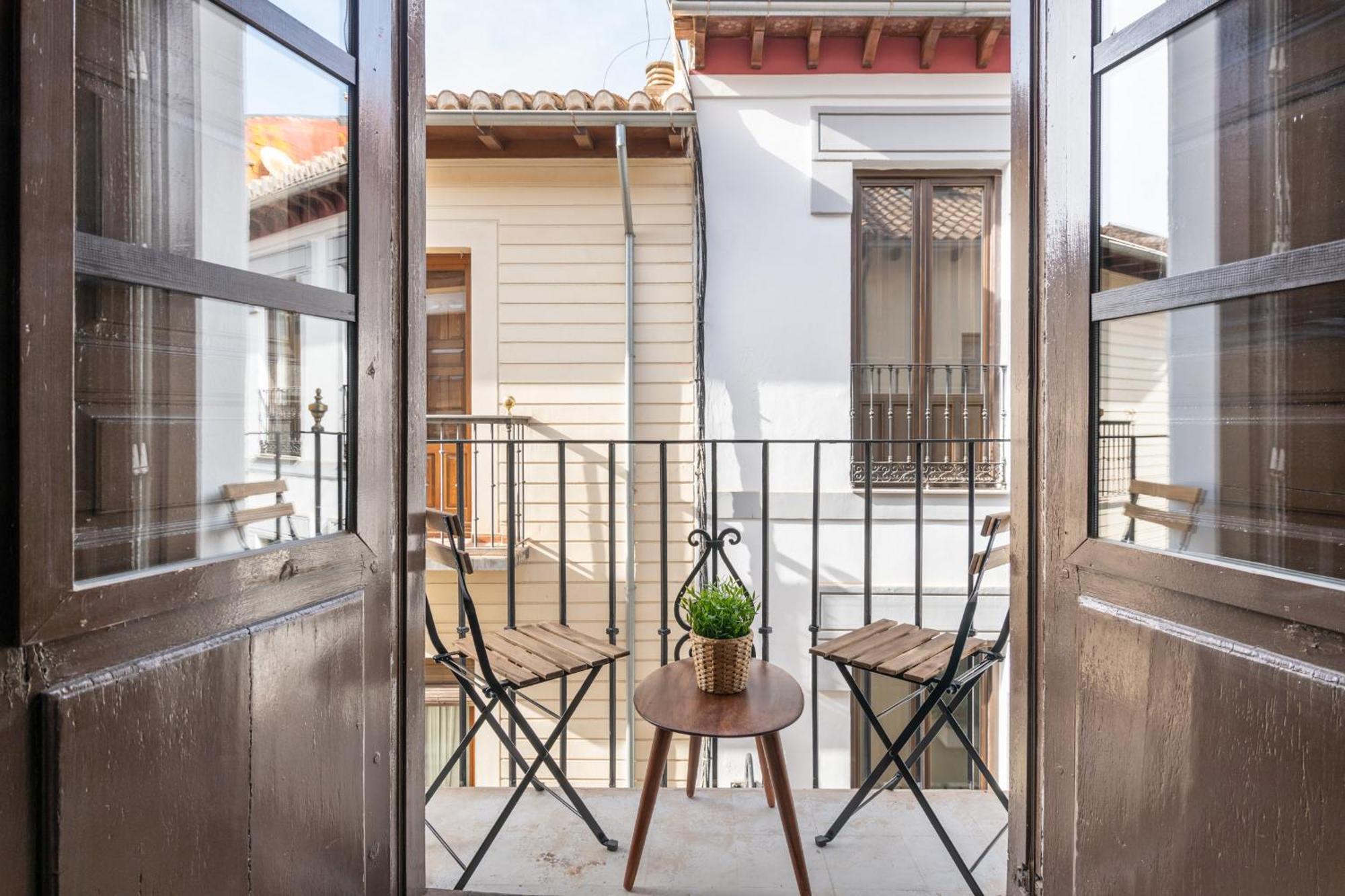 Apartamentos Luna Suites Palacio Dorita Γρανάδα Εξωτερικό φωτογραφία